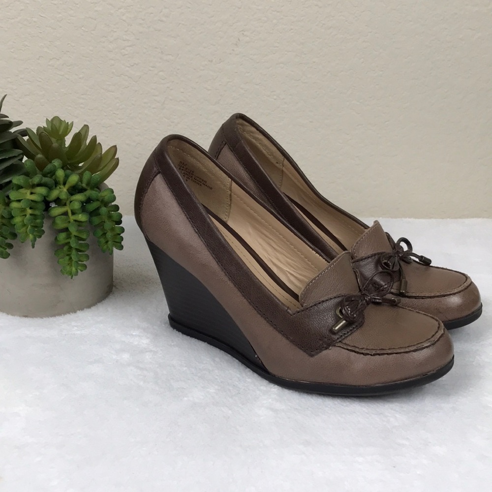 Liz&Co Taupe Leather Wedges Sz 8M